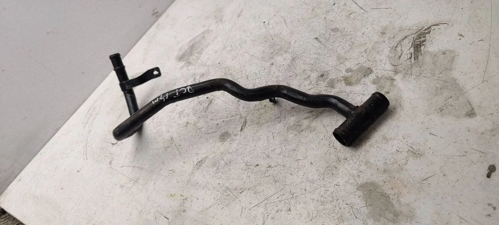 Engine coolant pipe/hose 04L121065