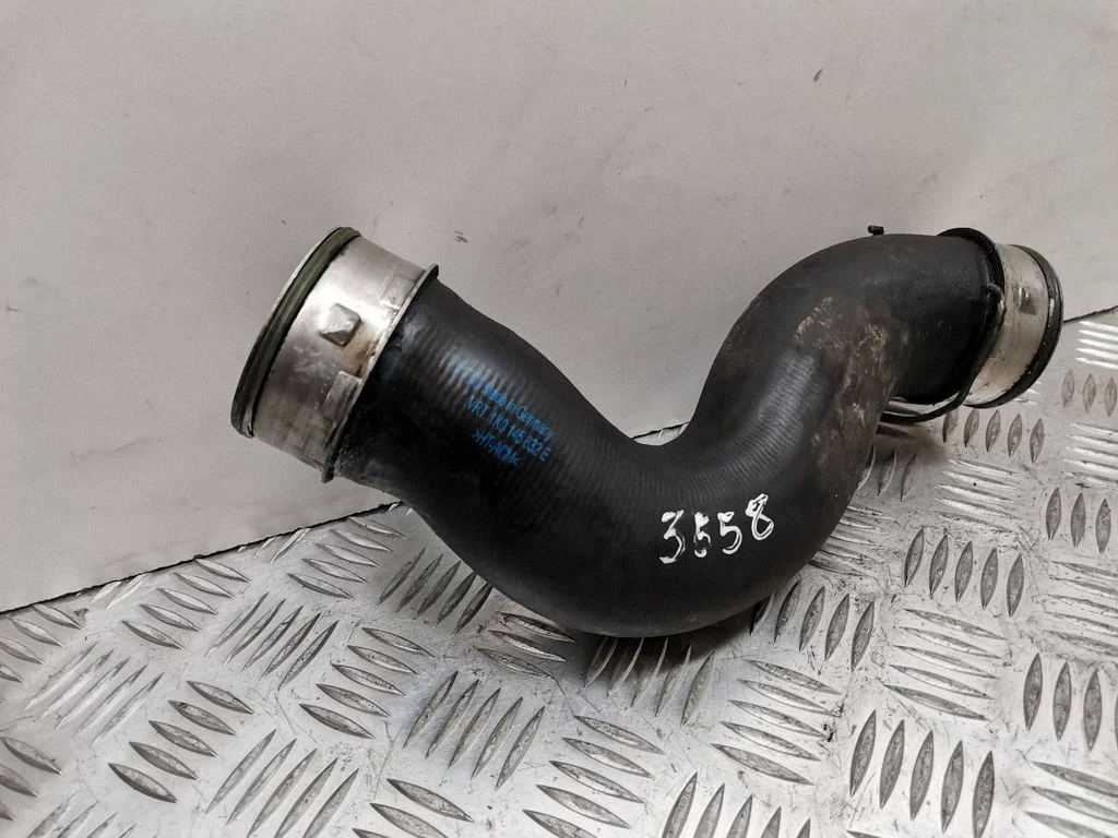 Vahejahuti voolik (-ud)/ toru (-d) – Volkswagen Passat B6 (2005-2010)