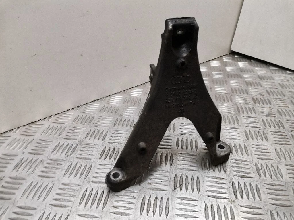 Engine mounting bracket 8E0199308AR