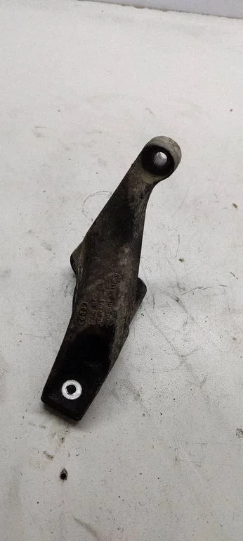 Engine mounting bracket – Audi A4 S4 B7 8E 8H (2005-2008)