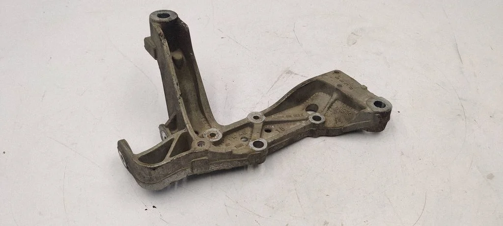 Front lower control arm/wishbone 1K0199296E