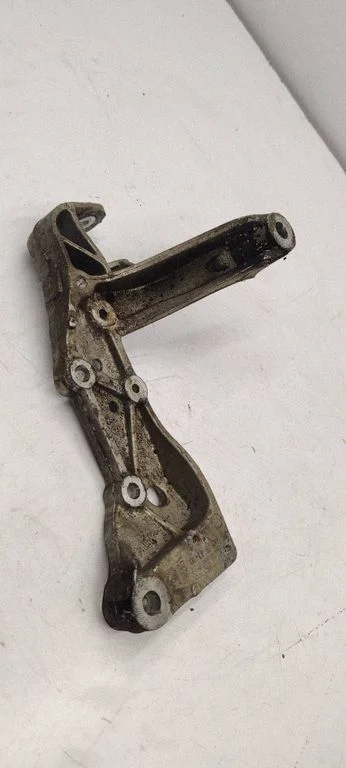 Wahacz przedni dolny – Audi A3 S3 8P (2003-2012)