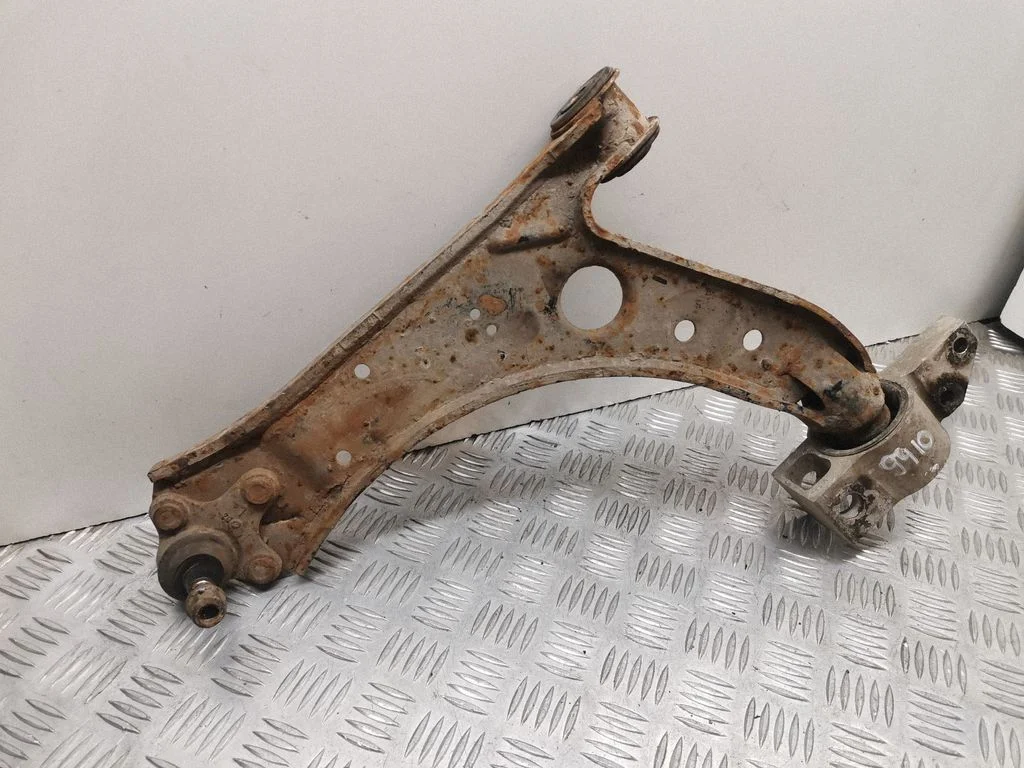 Front lower control arm/wishbone 027068134012