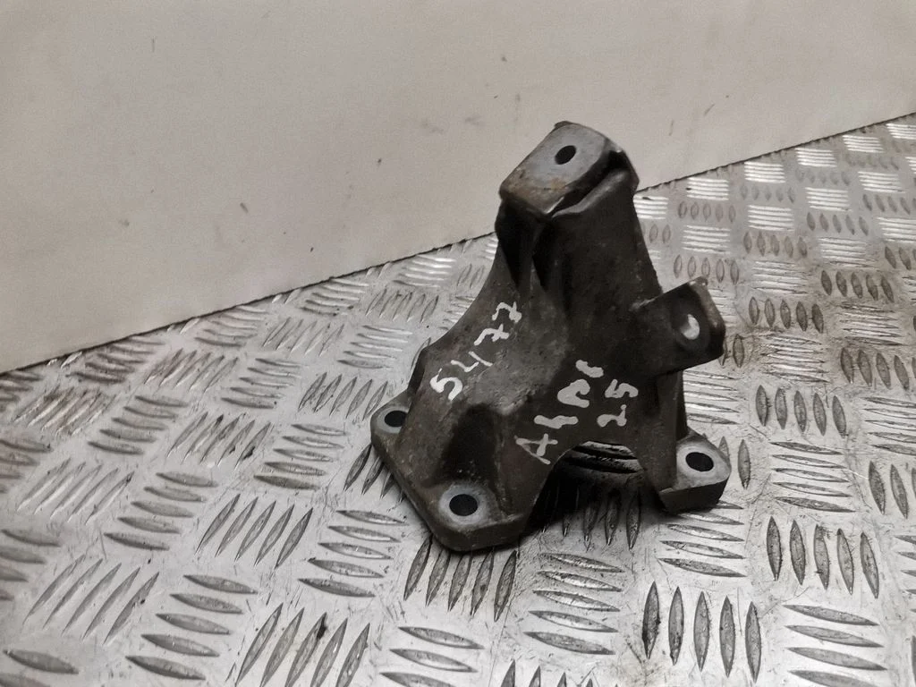 Engine mounting bracket 8E0199308J