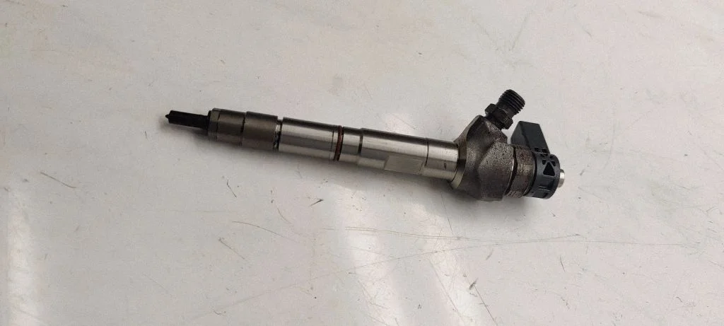 Sprausla (-as) (inžektors (-i)) 04L130277AC