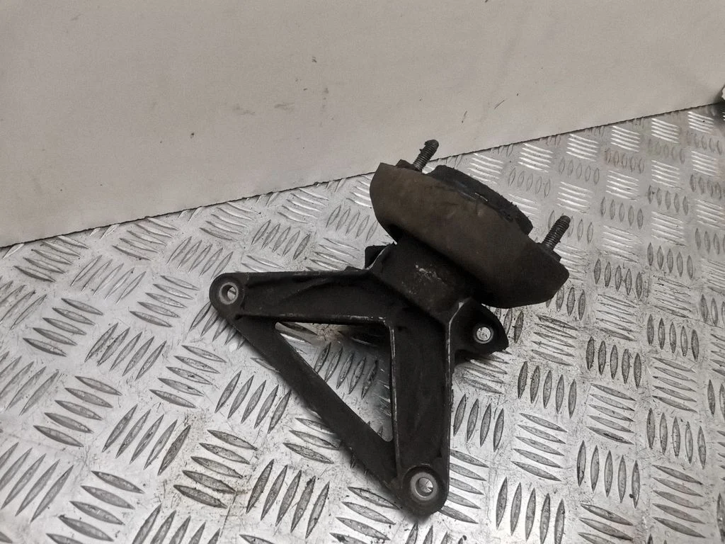 Gearbox mounting bracket 8E0399115J
