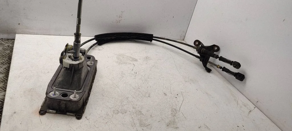 Gear selector mechanism 5K0711049C