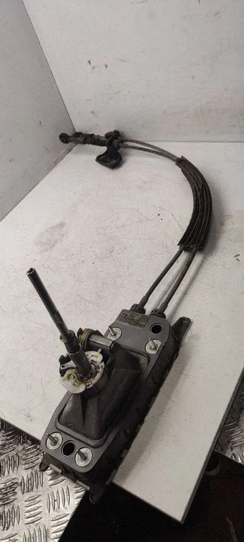 Gear selector mechanism 1K0711049CK