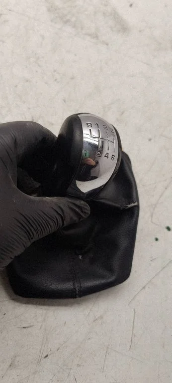 Gear selector mechanism