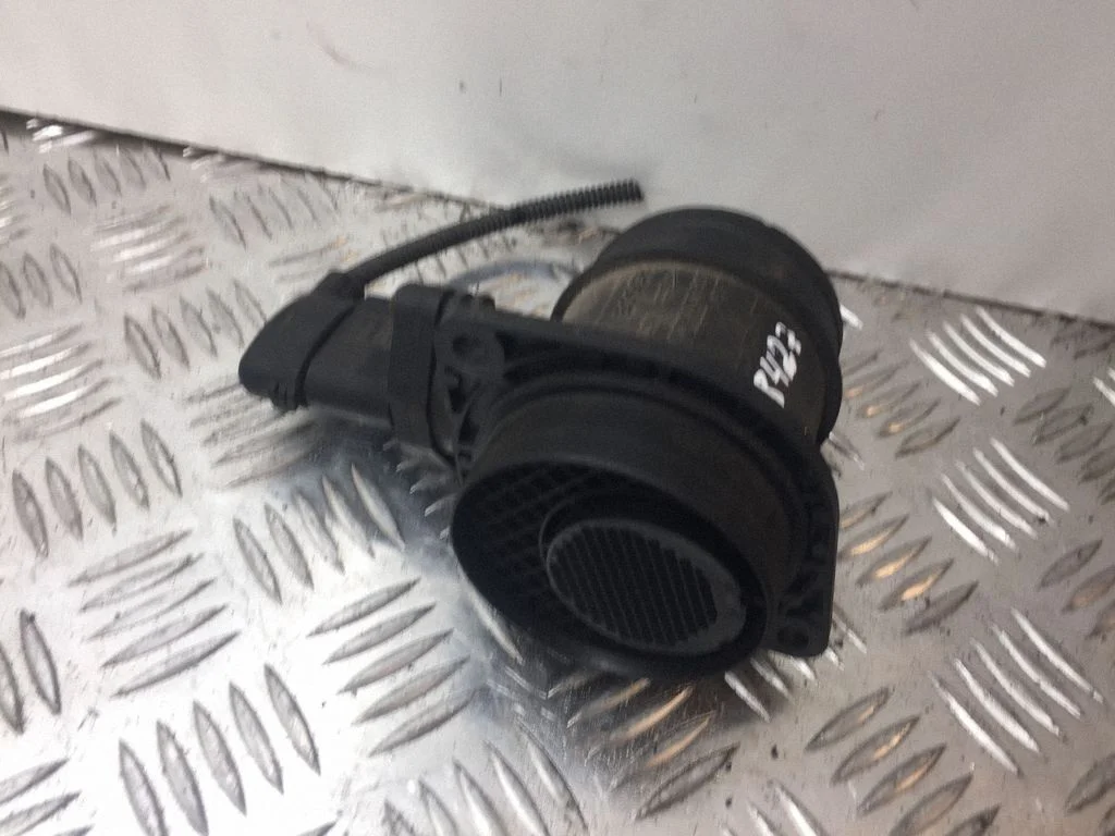 Mass air flow meter 038906461B