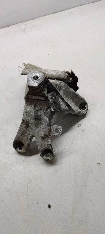 Engine mounting bracket 8K0199386