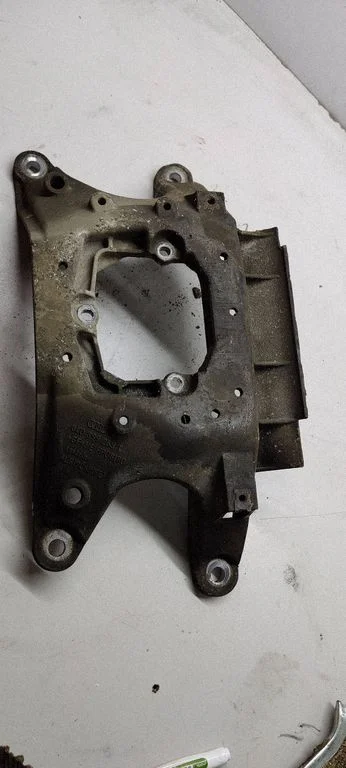 Engine mounting bracket 8k0399263K