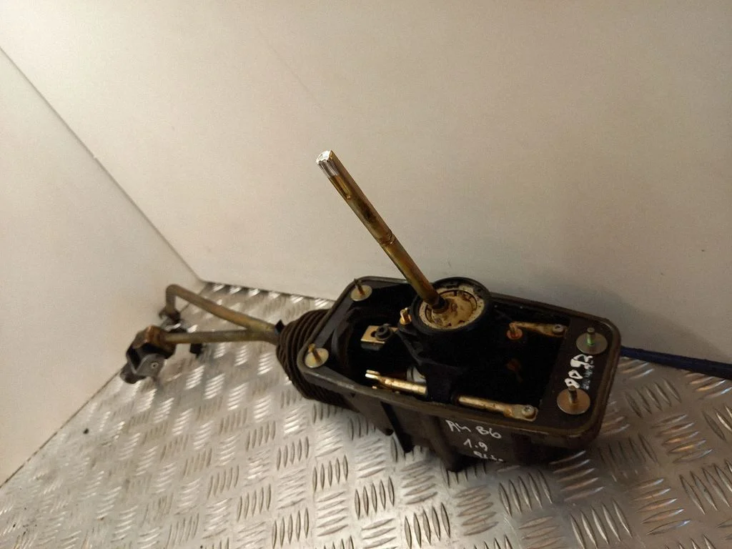 Gear selector mechanism 8E0711290