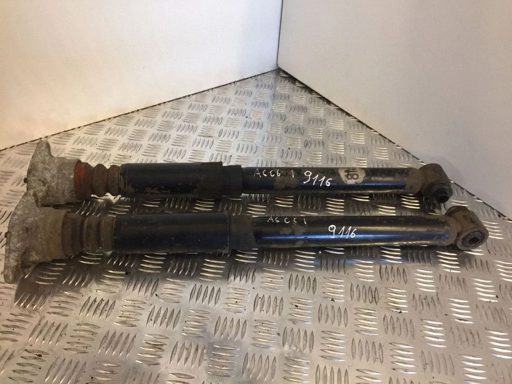 Rear shock absorber/damper