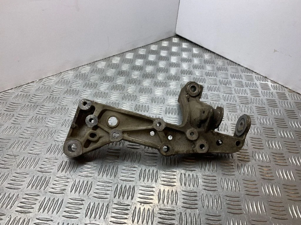 Front lower control arm/wishbone 1K0199295E