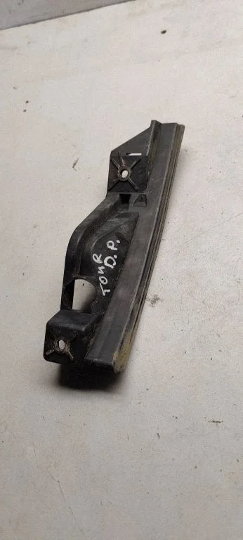 Front bumper mounting bracket – Volkswagen Cross Touran I (2006-2016)