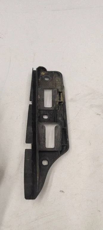 Front bumper mounting bracket 1K0807184