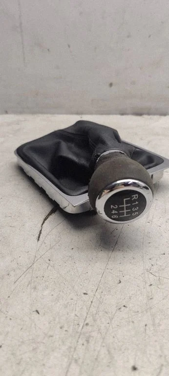 Gear selector mechanism