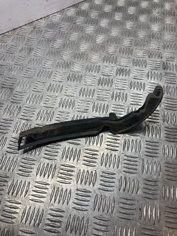 Front bumper mounting bracket 3C0807177
