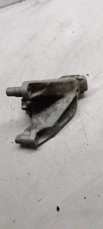 Engine mounting bracket 8k0199307al