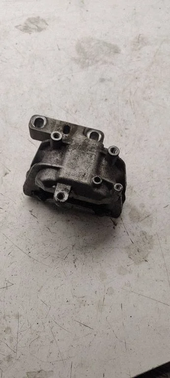Engine mount bracket 1k0199262CN