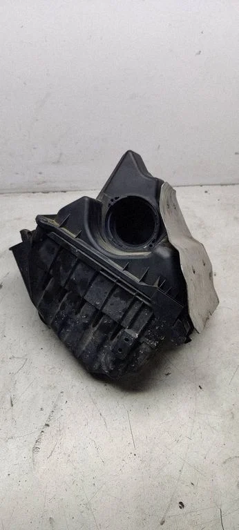 Air filter box 03g133833