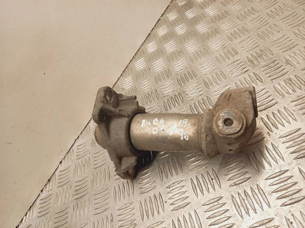 Front bumper mounting bracket 8E0807134