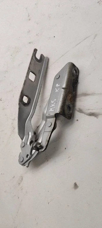 Engine bonnet/hood hinges 1K0823301C
