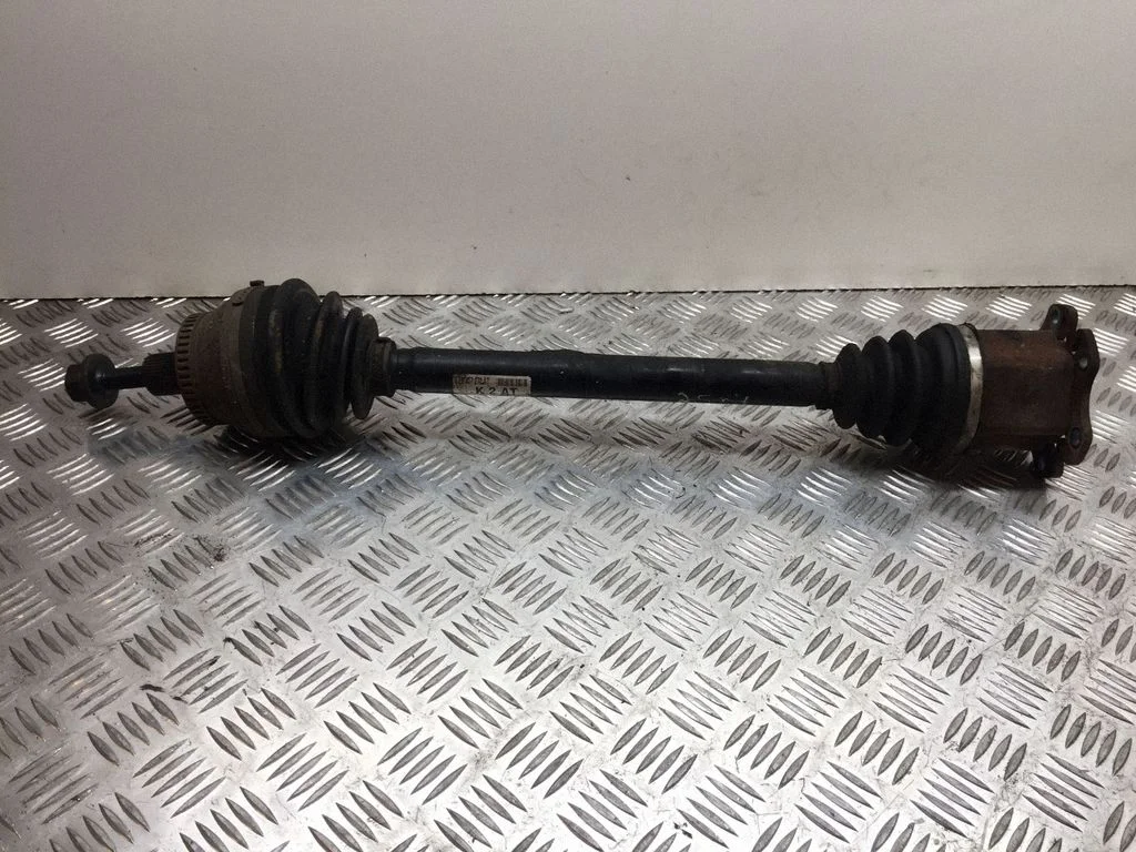 Front driveshaft – Audi A4 S4 B7 8E 8H (2005-2008)