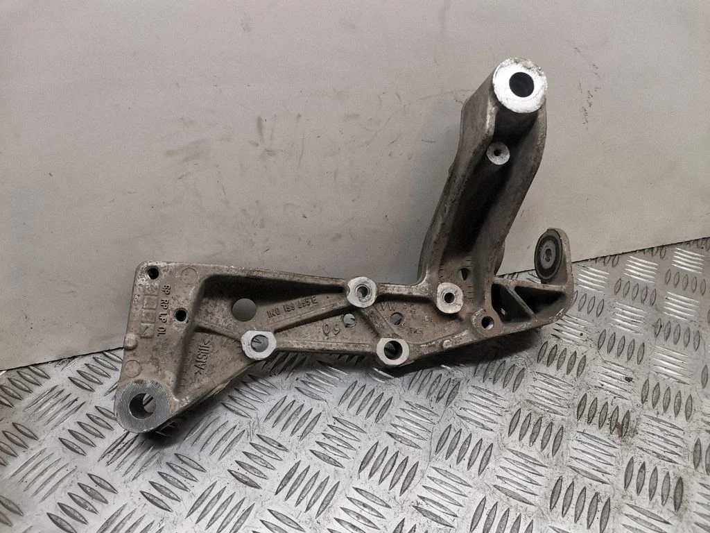 Front lower control arm/wishbone 1K0199295E
