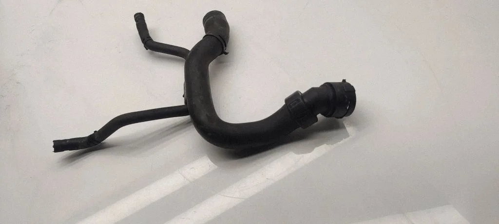 Engine coolant pipe/hose 8e0121101c