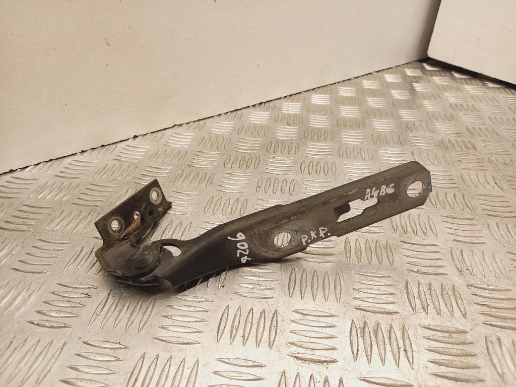 Engine bonnet/hood hinges 8E0823301E