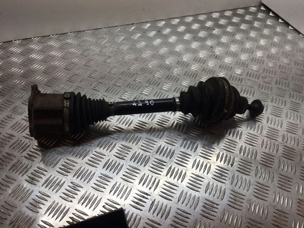 Front driveshaft 8K0407271Q