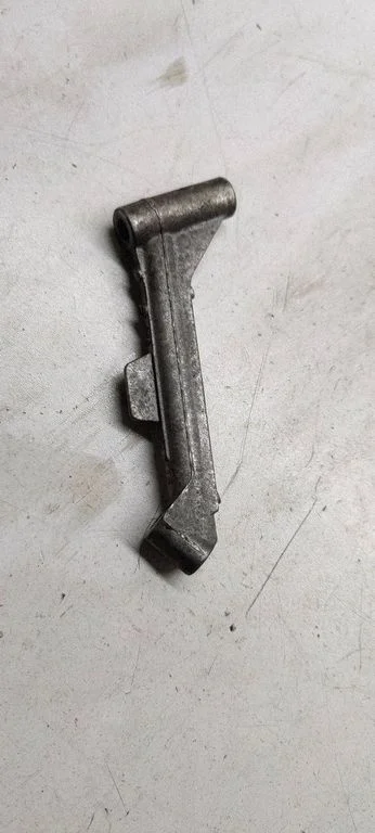Engine mounting bracket 06h129723e