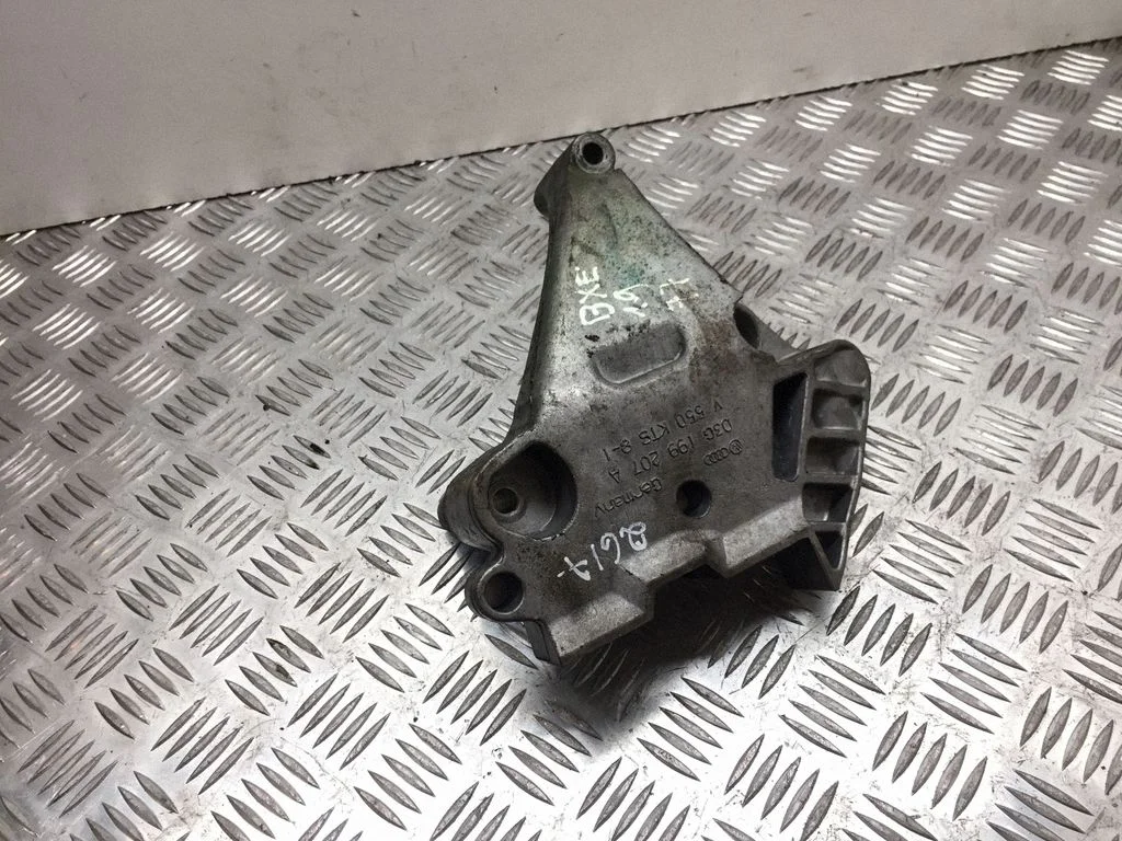 Engine mounting bracket – Seat Altea XL (2004-2015)