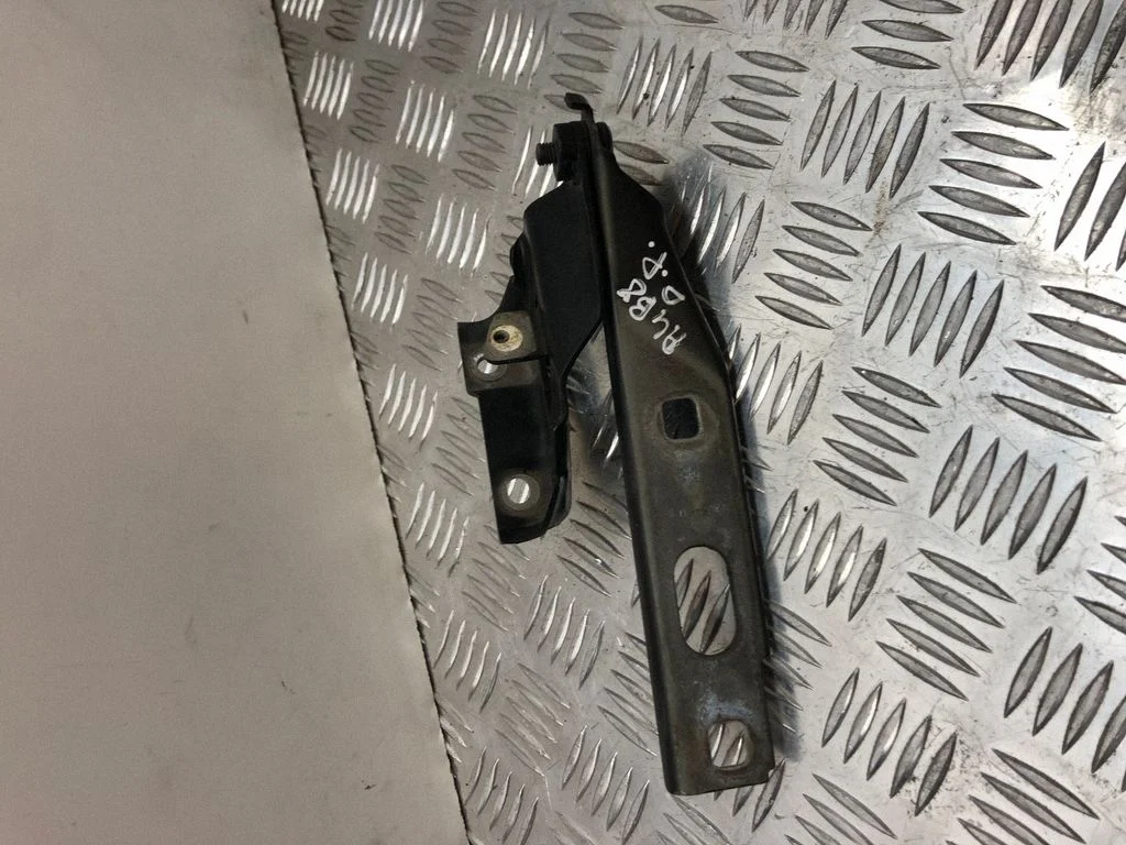 Engine bonnet/hood hinges 8K0823302D