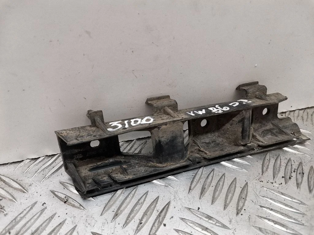 Esistange kinnitusklamber 3C0807184