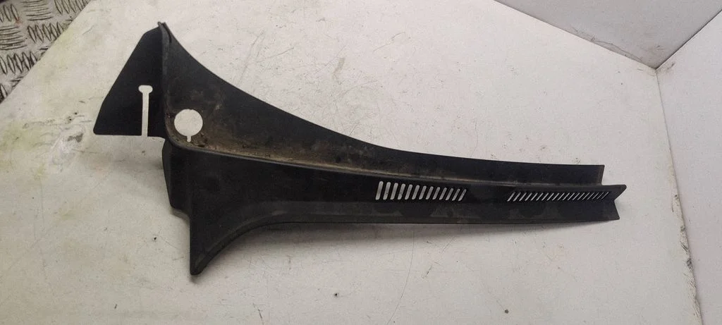 Wiper trim – Volkswagen Golf Plus (2005-2013)