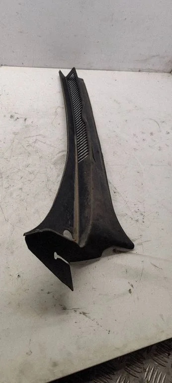 Wiper trim – Volkswagen Golf Plus (2005-2013)