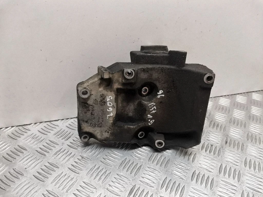 Engine mounting bracket 038260885