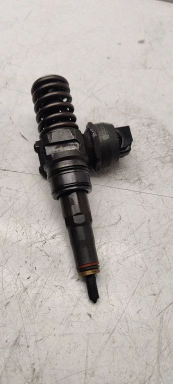 Fuel injector 038130080AX
