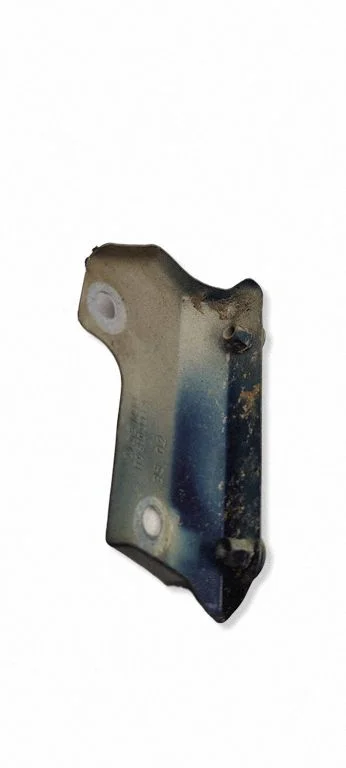Fender mounting bracket 1T0810333A
