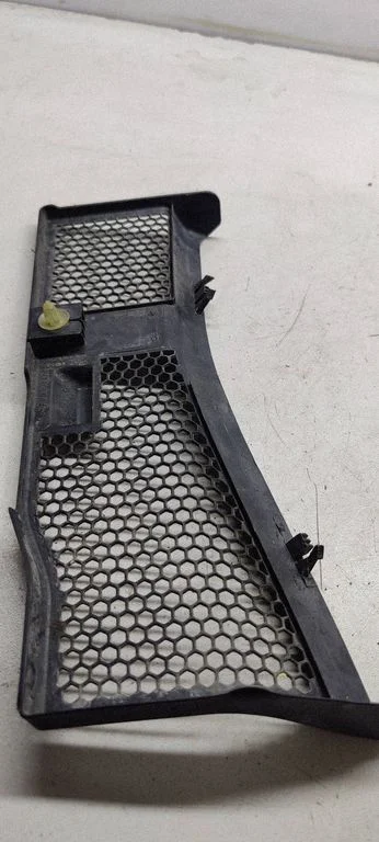 Wiper trim 8t1863051