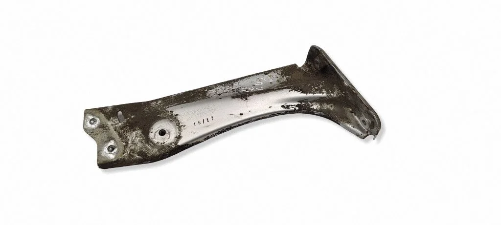 Fender mounting bracket 5E0821142A