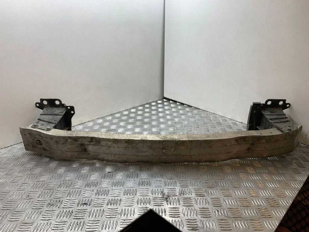 Front bumper cross member 8P1890509
