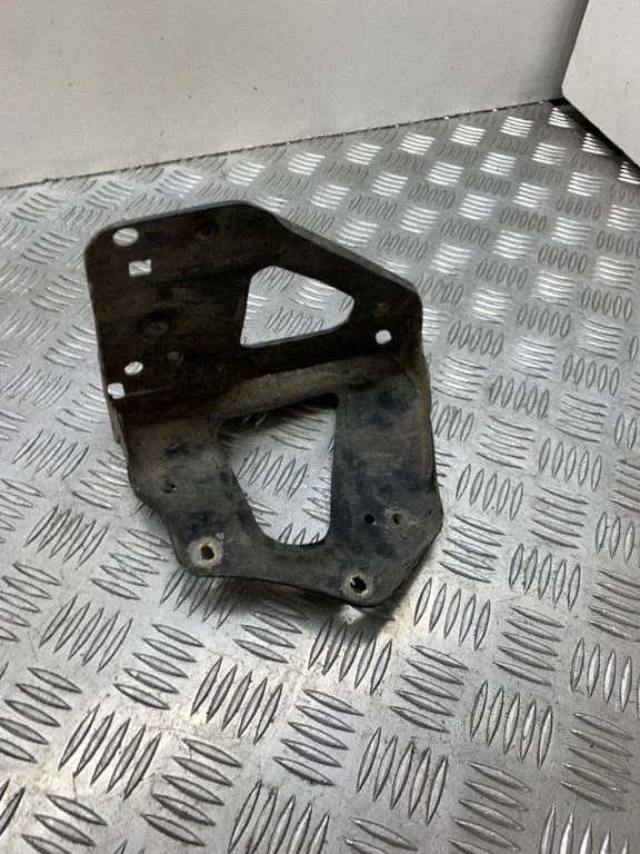 Poritiiva kinnitusklamber – Audi A6 Allroad C6 (2006-2011)