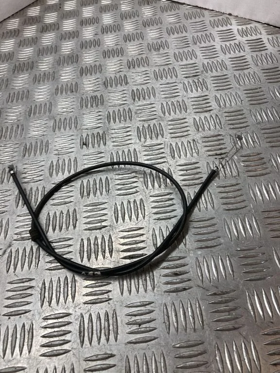 Engine bonnet/hood lock release cable – BMW 5 Series E60 E61 (2004-2010)