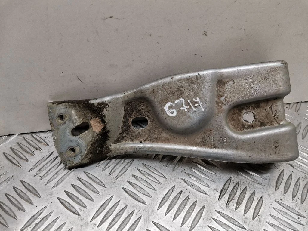 Fender mounting bracket – Volkswagen Passat B6 (2005-2010)