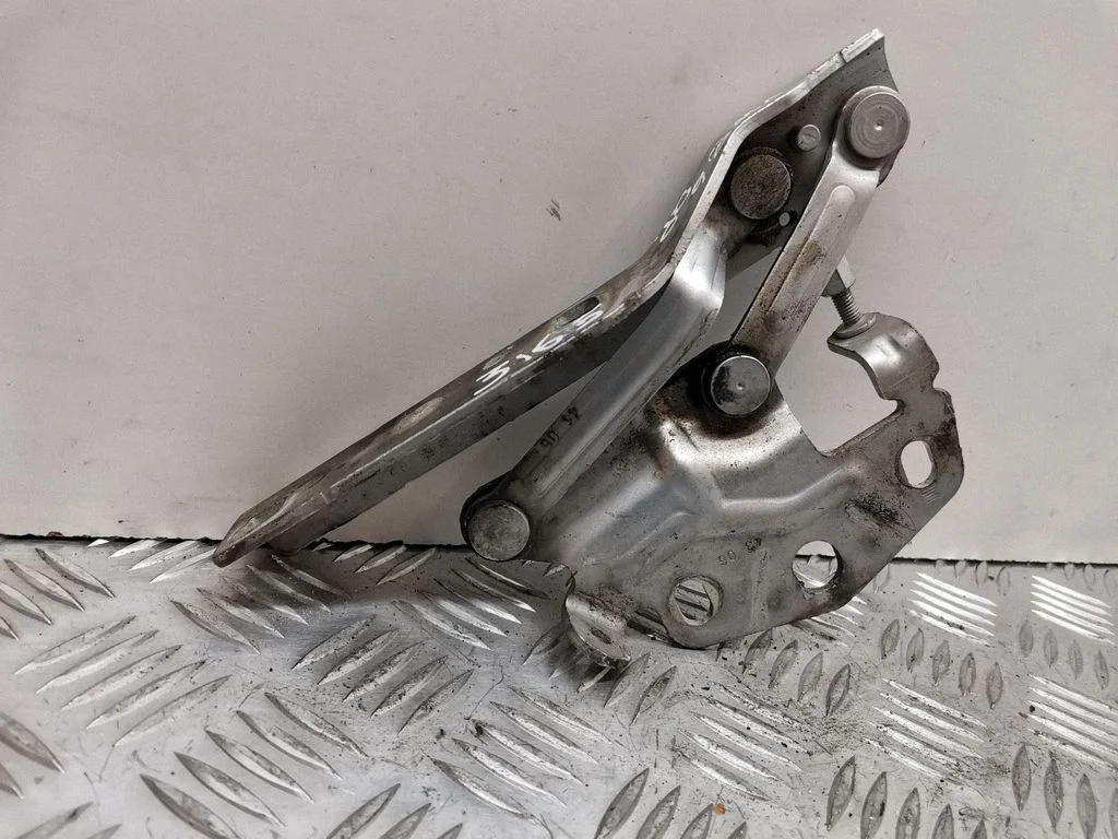 Mootorikapoti hinged 3C0823302D