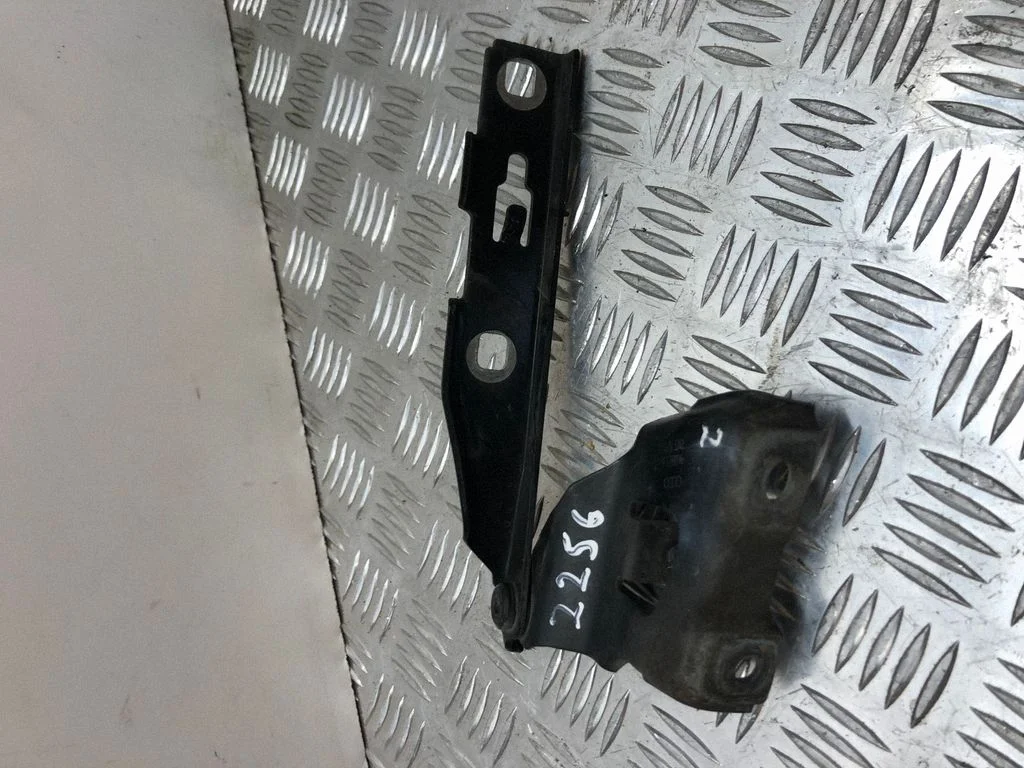 Engine bonnet/hood hinges 8K0823301D